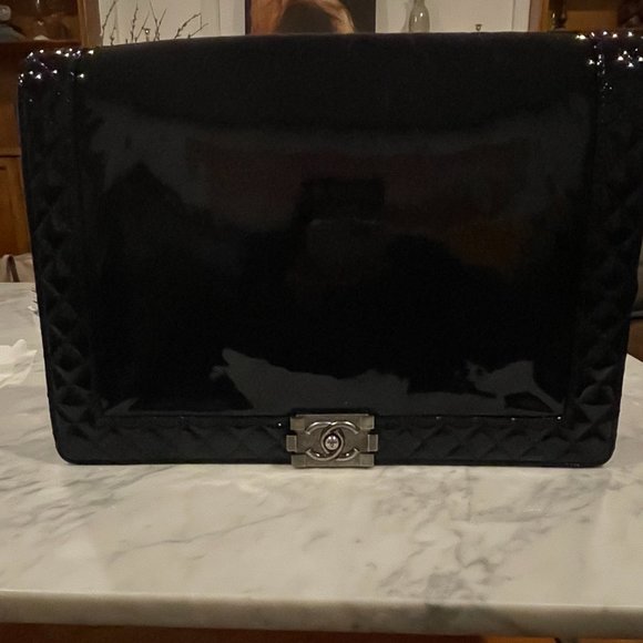 CHANEL - Navy Blue Patent Leather Large Boy Rever - Picture 2 of 8